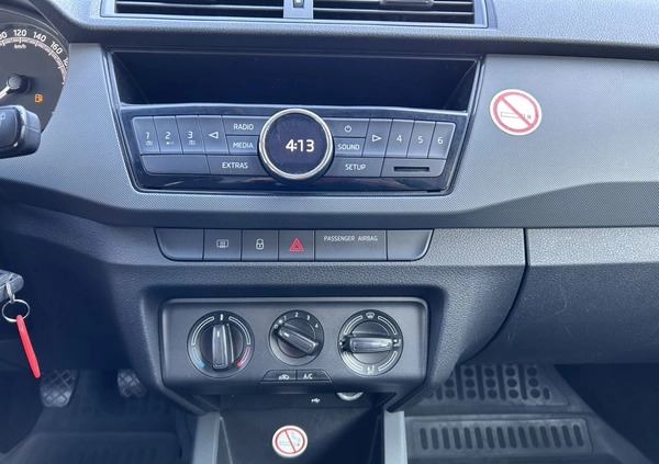 Skoda Fabia cena 34900 przebieg: 131000, rok produkcji 2019 z Warszawa małe 121